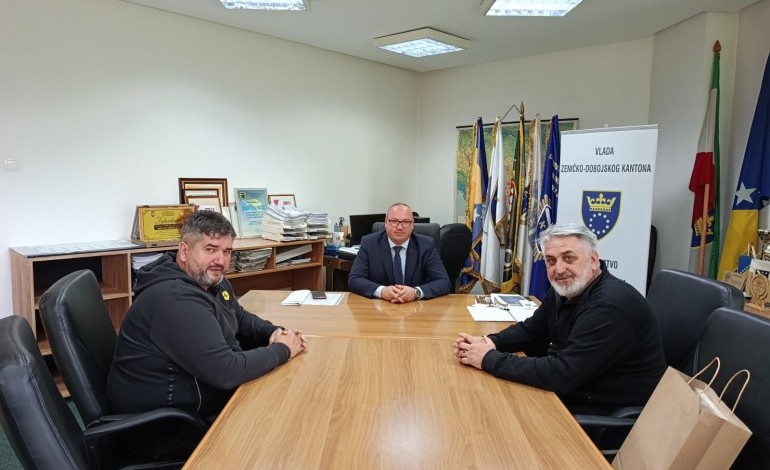 files/.tmb/ministar-sirovica-uprilicio-prijem-za-predstavnike-reprezentacije-bih-u-sjedecoj-odbojci.jpg