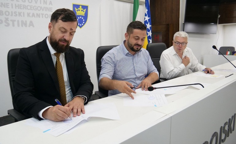 files/.tmb/ugovori-maglaj-vares-1607-1.jpg